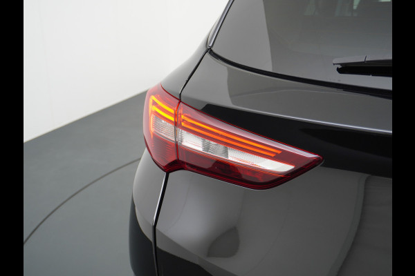 Opel Grandland X 131pk AUT. Navi Pdc Apple Carplay Android Trekhaak Ecc Cruise control AGR-Comfort Stoelen Verwarmd 1.2 Turbo Verkeersbord detectie Regen/Lichtsensor Led Wifi Rijstrooksensor Business Executive