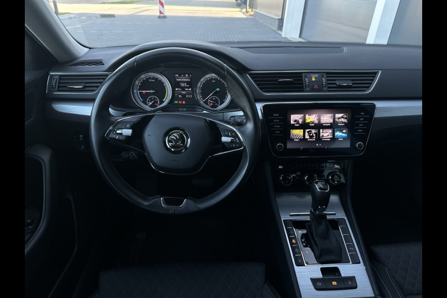 Škoda Superb Combi 1.4 TSI iV Bns Ed. 218pk NAVI/CAMERA/ACC/ECC/PDC/MF STUUR