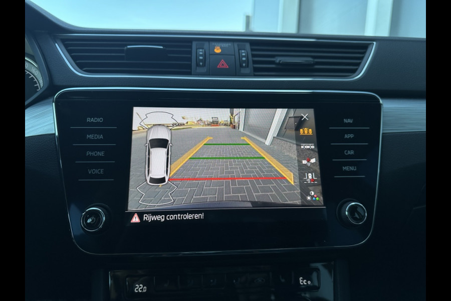 Škoda Superb Combi 1.4 TSI iV Bns Ed. 218pk NAVI/CAMERA/ACC/ECC/PDC/MF STUUR