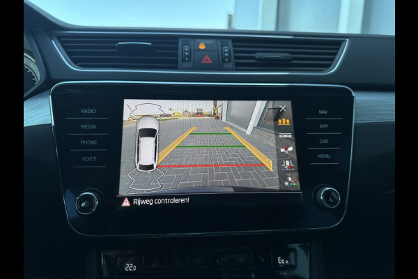 Škoda Superb Combi 1.4 TSI iV Bns Ed. 218pk NAVI/CAMERA/ACC/ECC/PDC/MF STUUR