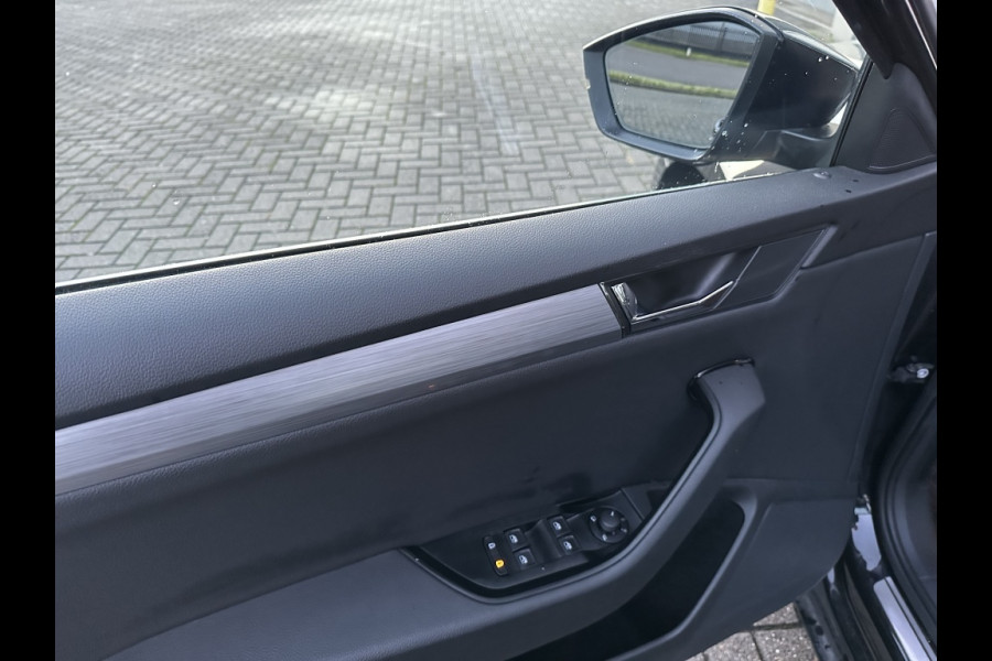 Škoda Superb Combi 1.4 TSI iV Bns Ed. 218pk NAVI/CAMERA/ACC/ECC/PDC/MF STUUR