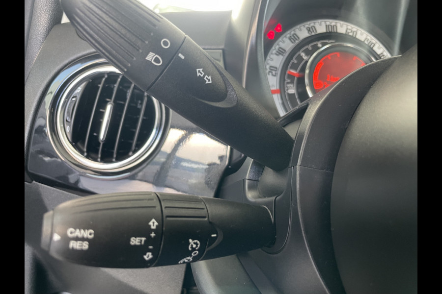 Fiat 500 1.2 Lounge Cruise control - Licht metalen velgen - Navigatie - Panoramadak - Parkeersensoren achter - regensensor - mistlampen - lederen stuurwiel
