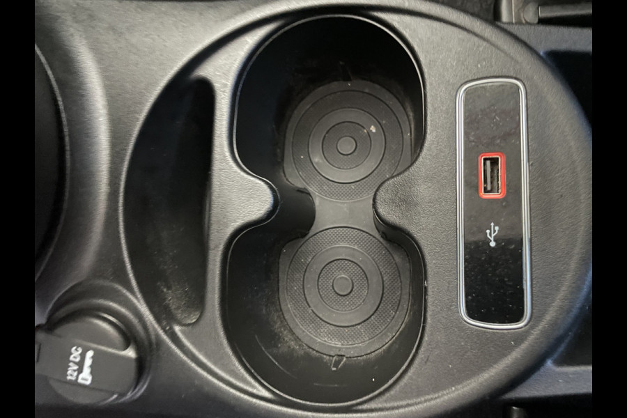 Fiat 500 1.2 Lounge Cruise control - Licht metalen velgen - Navigatie - Panoramadak - Parkeersensoren achter - regensensor - mistlampen - lederen stuurwiel