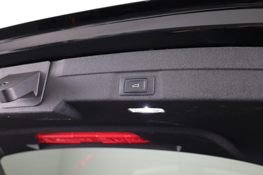 Audi A5 Avant 2.0 TFSI edition one 204pk | 19 inch lichtmetalen velgen | Elektrisch verstelbare voorstoelen | Parkeer assistent plus