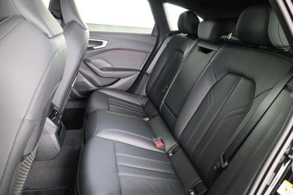 Audi A5 Avant 2.0 TFSI edition one 204pk | 19 inch lichtmetalen velgen | Elektrisch verstelbare voorstoelen | Parkeer assistent plus