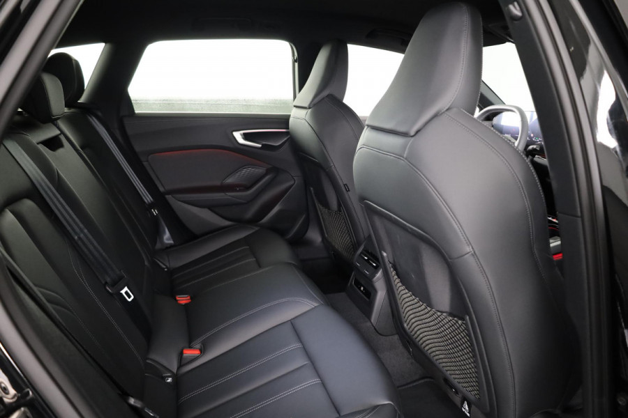 Audi A5 Avant 2.0 TFSI edition one 204pk | 19 inch lichtmetalen velgen | Elektrisch verstelbare voorstoelen | Parkeer assistent plus