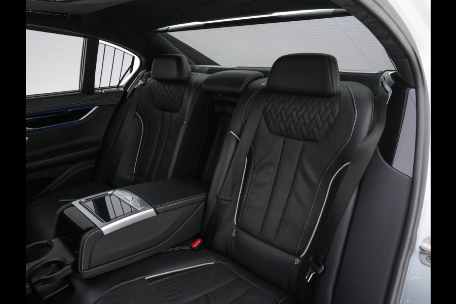 BMW 7 Serie 740d xDrive High Executive M-Sport-Pack Aut. *PANO | NAPPA-FULL-LEATHER | ADAPT.CRUISE | LASER-LED | SOFT-CLOSE | BOWERS/WILKINS-AUDIO | MEMORY-PACK | BLINDSPOT | TOP-VIEW | DAB+ | HEAD-UP | SHIFT-PADDLES | KEYLESS | 20''ALU*
