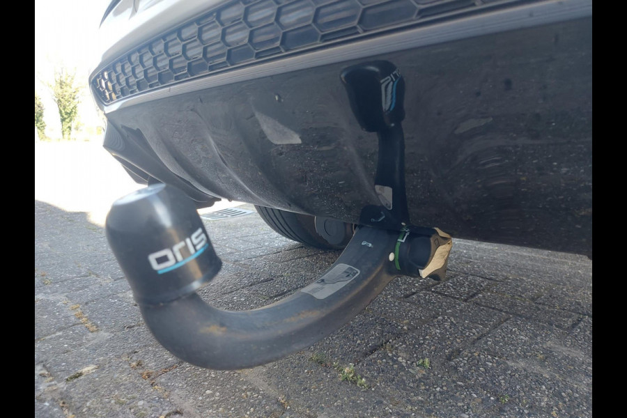 Ford Kuga 1.5 EcoBoost ST Line,Parelmoer wit,afneembare trekhaak,