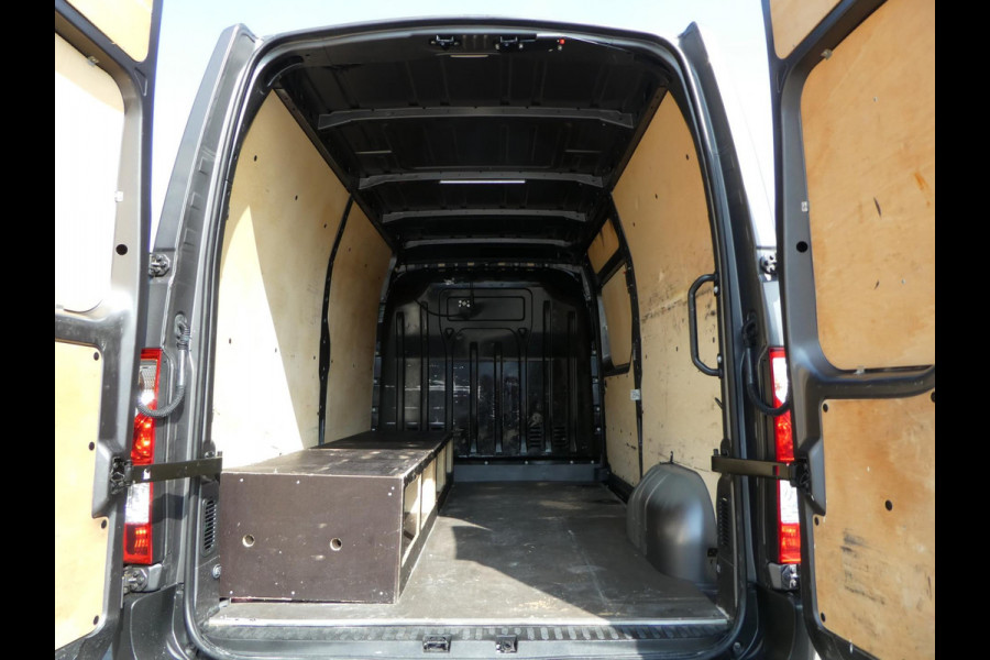 Renault Master T35 2.3 dCi 135 L2H2 airco , navigatie , camera