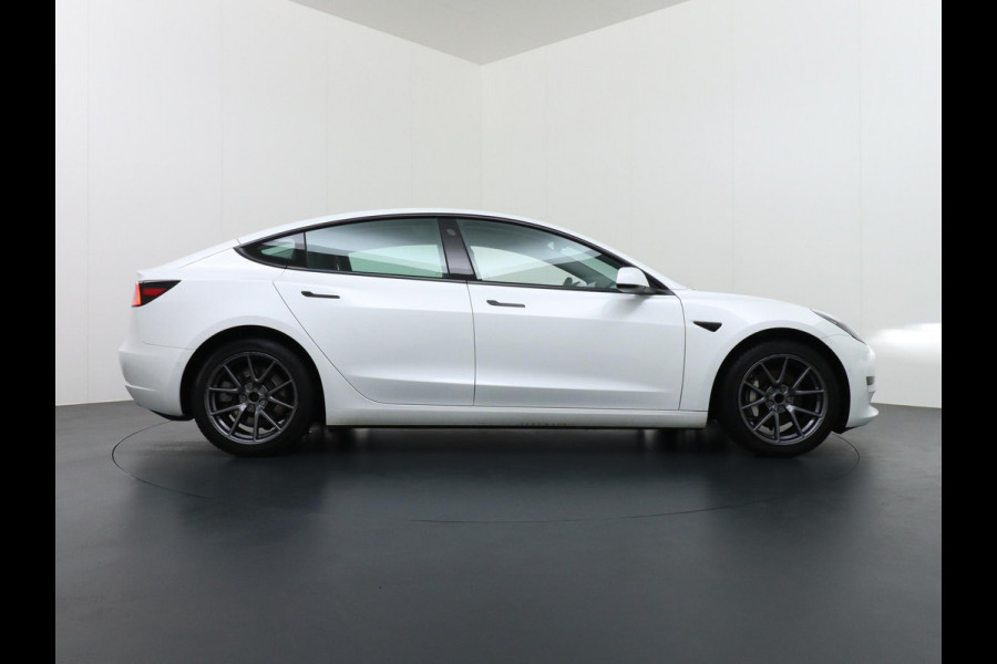 Tesla Model 3 Standard RWD Plus 60 kWh NW TYPE ACCU | AUTOPILOT | RIJKLAAR INCL. 12 MND. BOVAGGARANTIE