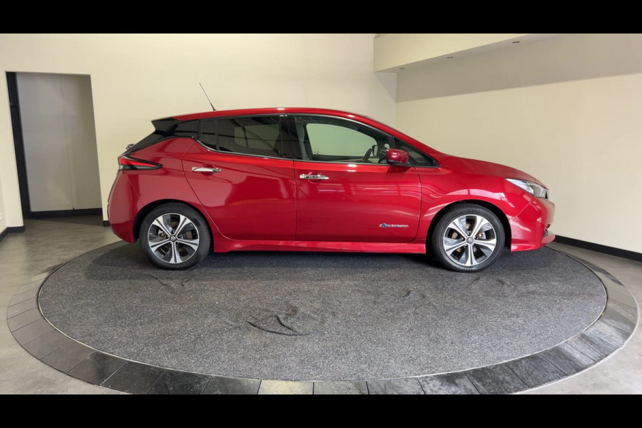 Nissan Leaf Tekna 40 kWh | Stoelverwarming | Lederen Bekleding | | SoH (batterijcheck) 85 % score!