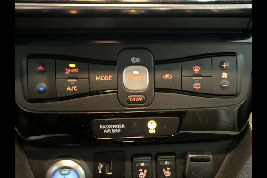 Nissan Leaf Tekna 40 kWh | Stoelverwarming | Lederen Bekleding | | SoH (batterijcheck) 85 % score!