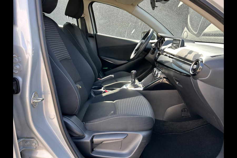 Mazda 2 1.5 Skyactiv-G S | BLUETOOTH | AUX/USB | STOELVERWARMING | CC | PDC | APK T/M 11-4-2027 | 1 JAAR BOVAG-GARANTIE | TOPSTAAT