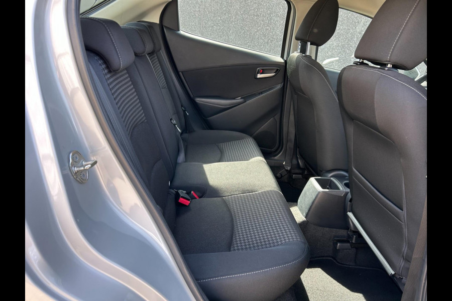 Mazda 2 1.5 Skyactiv-G S | BLUETOOTH | AUX/USB | STOELVERWARMING | CC | PDC | APK T/M 11-4-2027 | 1 JAAR BOVAG-GARANTIE | TOPSTAAT