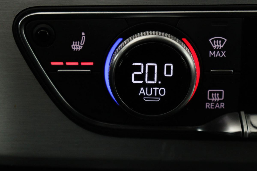 Audi A4 35 TFSI S edition | Stoelverwarming | B&O 3D Sound | Camera | Sportstoelen | Carplay | Full LED | Half leder | Virtual Cockpit | Navigatie | S Line