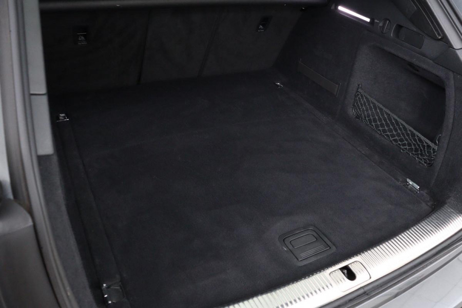Audi A4 35 TFSI S edition | Stoelverwarming | B&O 3D Sound | Camera | Sportstoelen | Carplay | Full LED | Half leder | Virtual Cockpit | Navigatie | S Line