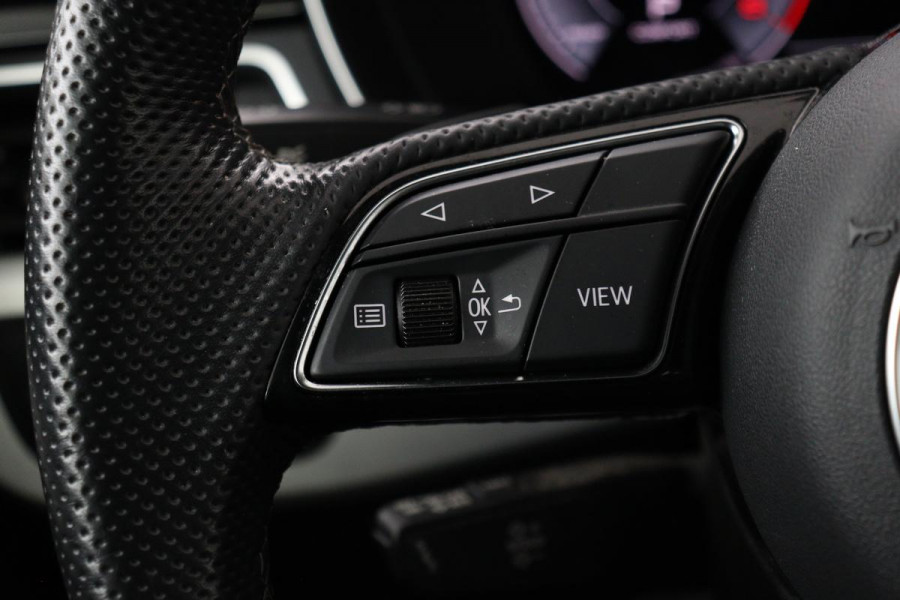 Audi A4 35 TFSI S edition | Stoelverwarming | B&O 3D Sound | Camera | Sportstoelen | Carplay | Full LED | Half leder | Virtual Cockpit | Navigatie | S Line