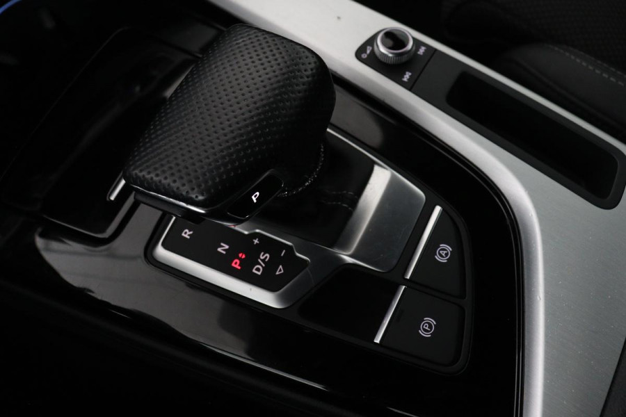 Audi A4 35 TFSI S edition | Stoelverwarming | B&O 3D Sound | Camera | Sportstoelen | Carplay | Full LED | Half leder | Virtual Cockpit | Navigatie | S Line