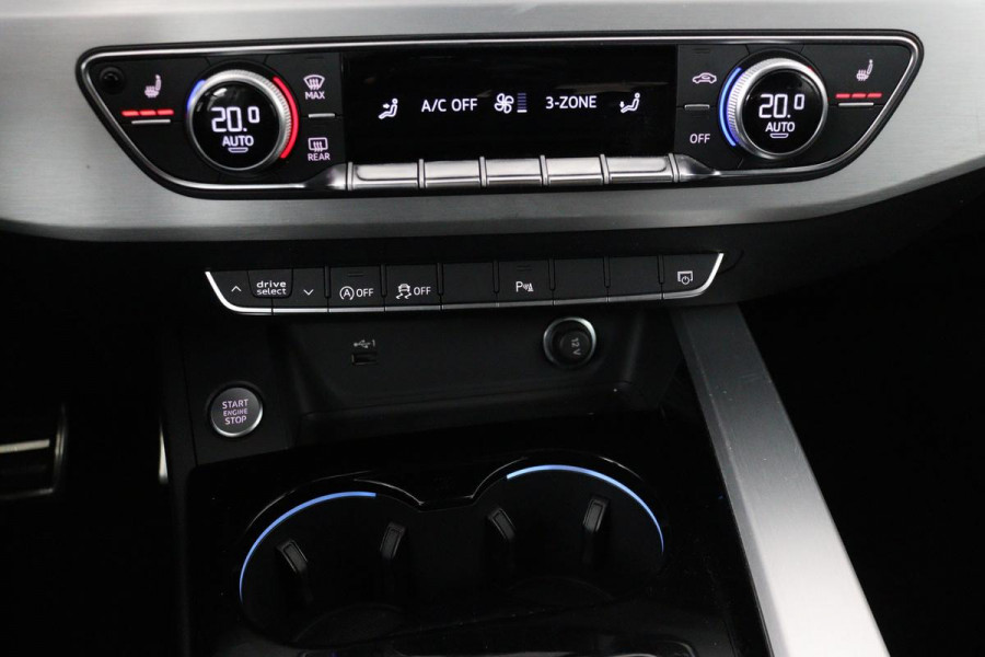 Audi A4 35 TFSI S edition | Stoelverwarming | B&O 3D Sound | Camera | Sportstoelen | Carplay | Full LED | Half leder | Virtual Cockpit | Navigatie | S Line
