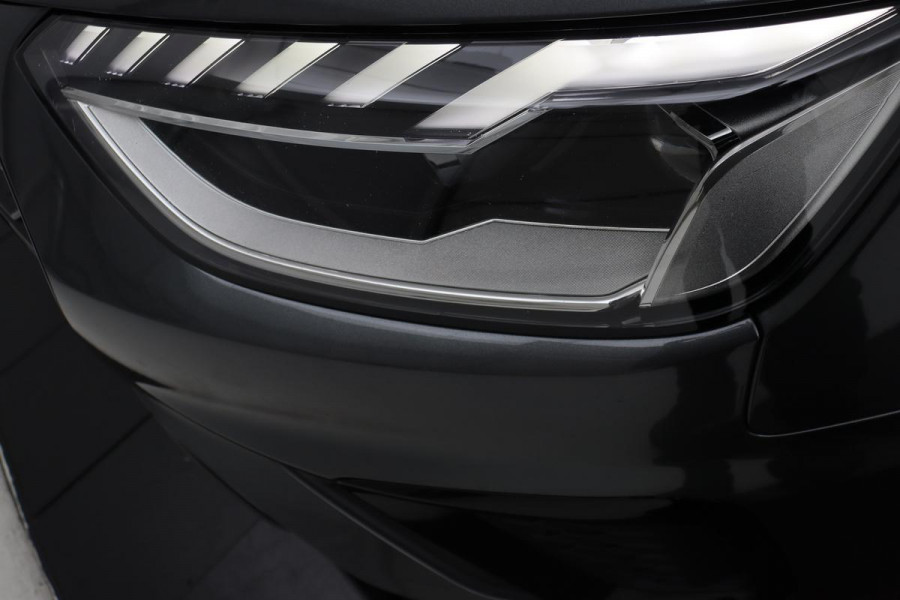 Audi A4 35 TFSI S edition | Stoelverwarming | B&O 3D Sound | Camera | Sportstoelen | Carplay | Full LED | Half leder | Virtual Cockpit | Navigatie | S Line