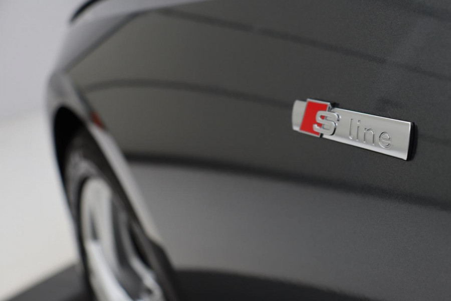 Audi A4 35 TFSI S edition | Stoelverwarming | B&O 3D Sound | Camera | Sportstoelen | Carplay | Full LED | Half leder | Virtual Cockpit | Navigatie | S Line