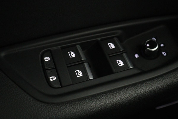 Audi A4 35 TFSI S edition | Stoelverwarming | B&O 3D Sound | Camera | Sportstoelen | Carplay | Full LED | Half leder | Virtual Cockpit | Navigatie | S Line