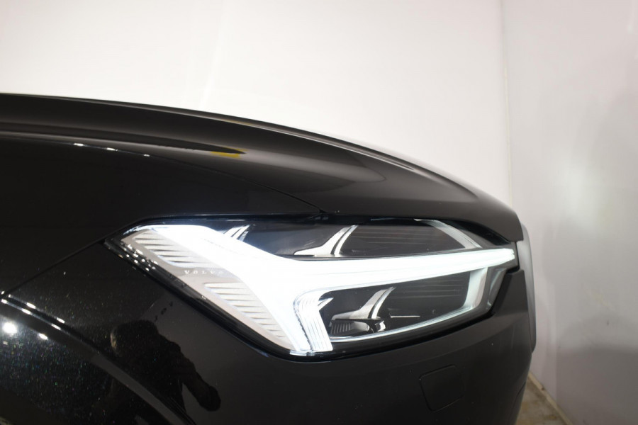 Volvo XC60 T5 250PK AWD Inscription / Navigatie / Cruise Control / Panorama Dak / Leder / LM Velgen /