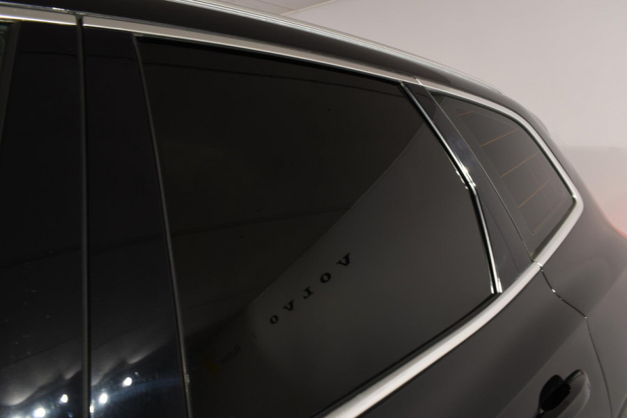 Volvo XC60 T5 250PK AWD Inscription / Navigatie / Cruise Control / Panorama Dak / Leder / LM Velgen /