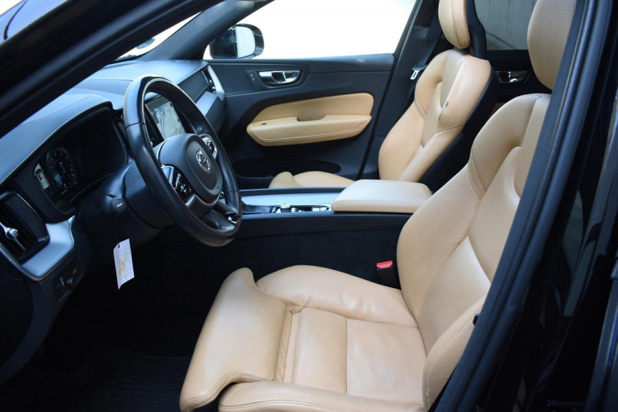 Volvo XC60 T5 250PK AWD Inscription / Navigatie / Cruise Control / Panorama Dak / Leder / LM Velgen /
