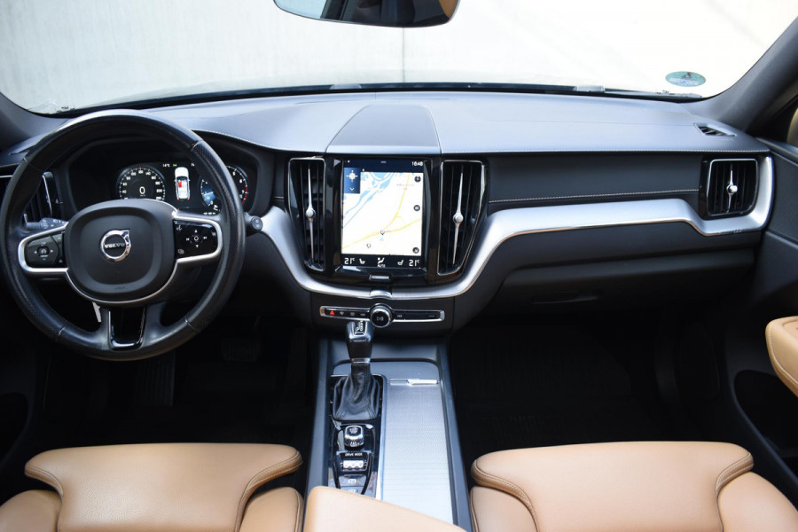 Volvo XC60 T5 250PK AWD Inscription / Navigatie / Cruise Control / Panorama Dak / Leder / LM Velgen /