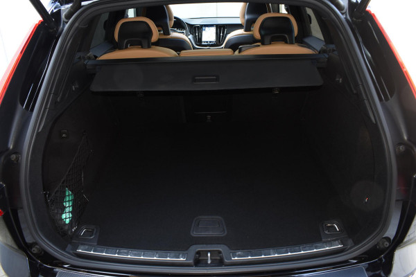 Volvo XC60 T5 250PK AWD Inscription / Navigatie / Cruise Control / Panorama Dak / Leder / LM Velgen /