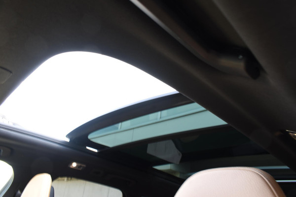 Volvo XC60 T5 250PK AWD Inscription / Navigatie / Cruise Control / Panorama Dak / Leder / LM Velgen /
