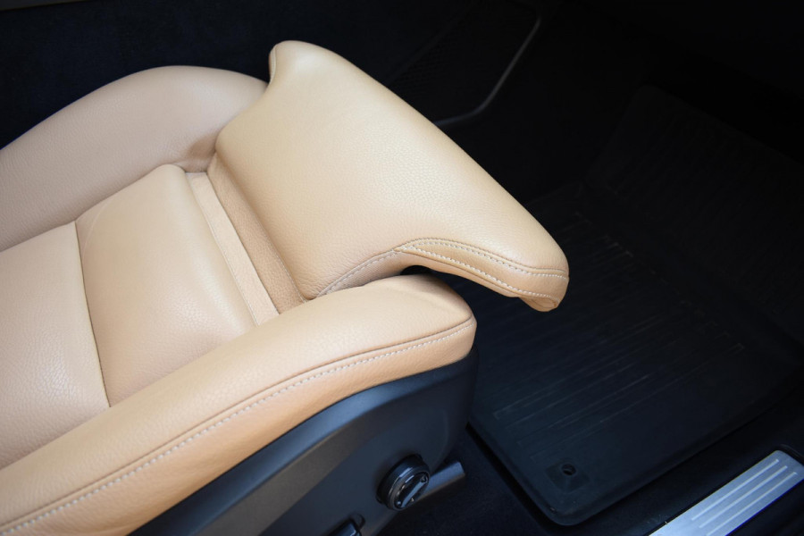 Volvo XC60 T5 250PK AWD Inscription / Navigatie / Cruise Control / Panorama Dak / Leder / LM Velgen /