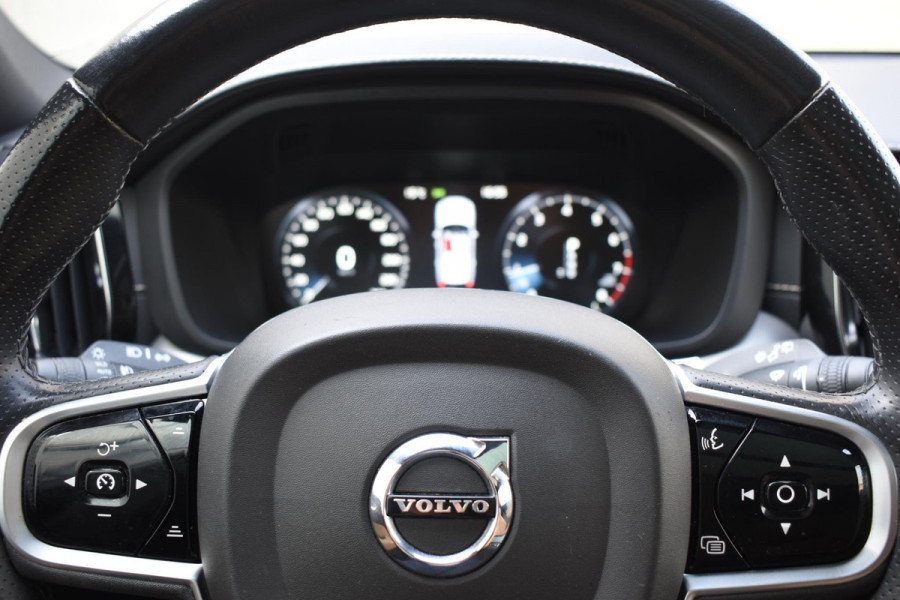 Volvo XC60 T5 250PK AWD Inscription / Navigatie / Cruise Control / Panorama Dak / Leder / LM Velgen /