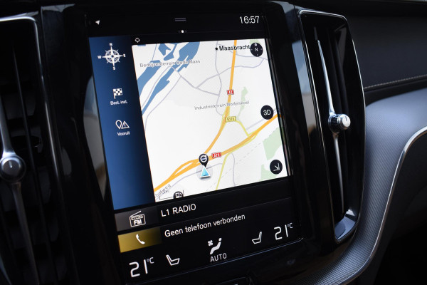 Volvo XC60 T5 250PK AWD Inscription / Navigatie / Cruise Control / Panorama Dak / Leder / LM Velgen /