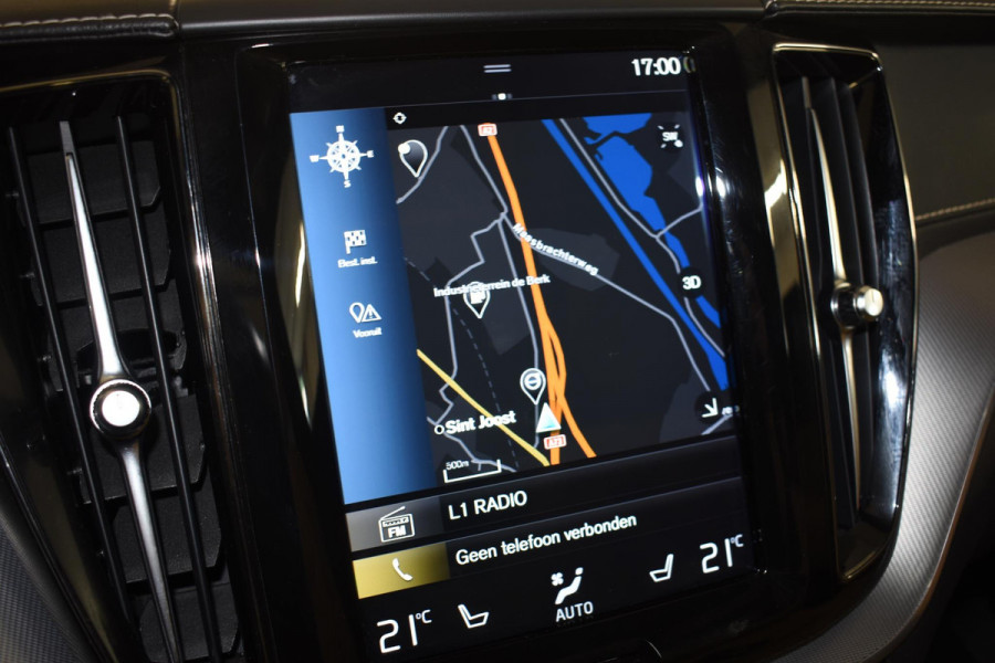 Volvo XC60 T5 250PK AWD Inscription / Navigatie / Cruise Control / Panorama Dak / Leder / LM Velgen /