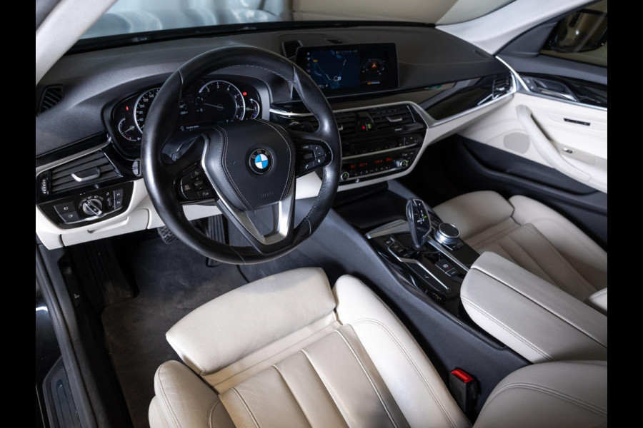 BMW 5 Serie 540i High Executive / 340pk / Leder / Achteruitrijcamera / Led
