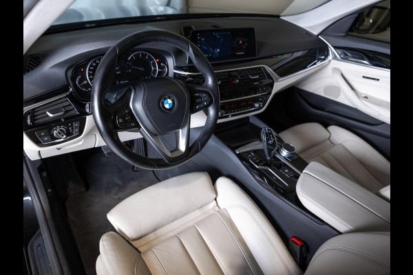 BMW 5 Serie 540i High Executive / 340pk / Leder / Achteruitrijcamera / Led