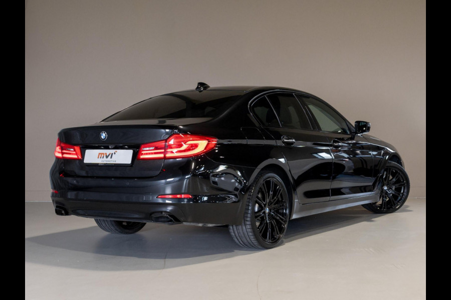 BMW 5 Serie 540i High Executive / 340pk / Leder / Achteruitrijcamera / Led