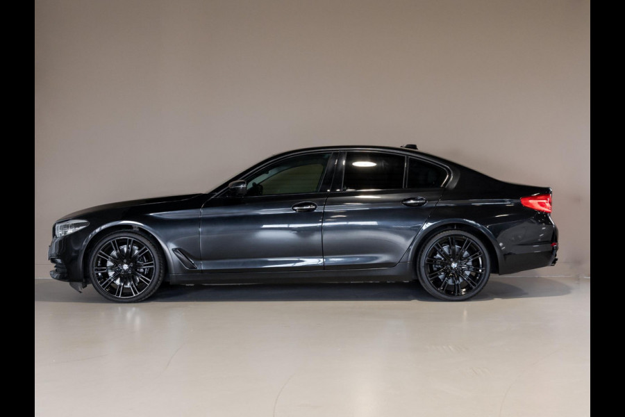 BMW 5 Serie 540i High Executive / 340pk / Leder / Achteruitrijcamera / Led