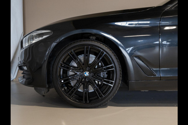 BMW 5 Serie 540i High Executive / 340pk / Leder / Achteruitrijcamera / Led