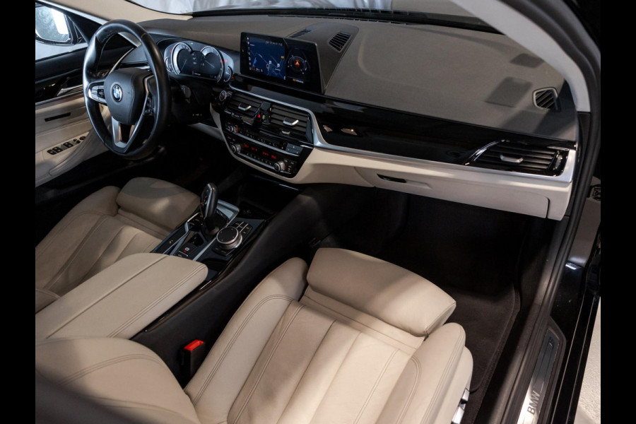 BMW 5 Serie 540i High Executive / 340pk / Leder / Achteruitrijcamera / Led