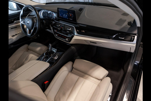 BMW 5 Serie 540i High Executive / 340pk / Leder / Achteruitrijcamera / Led
