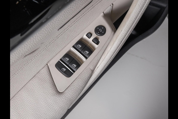 BMW 5 Serie 540i High Executive / 340pk / Leder / Achteruitrijcamera / Led