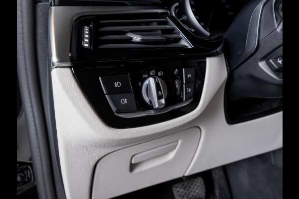 BMW 5 Serie 540i High Executive / 340pk / Leder / Achteruitrijcamera / Led