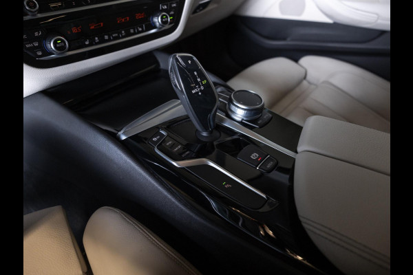 BMW 5 Serie 540i High Executive / 340pk / Leder / Achteruitrijcamera / Led