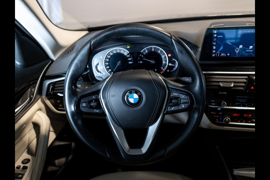 BMW 5 Serie 540i High Executive / 340pk / Leder / Achteruitrijcamera / Led