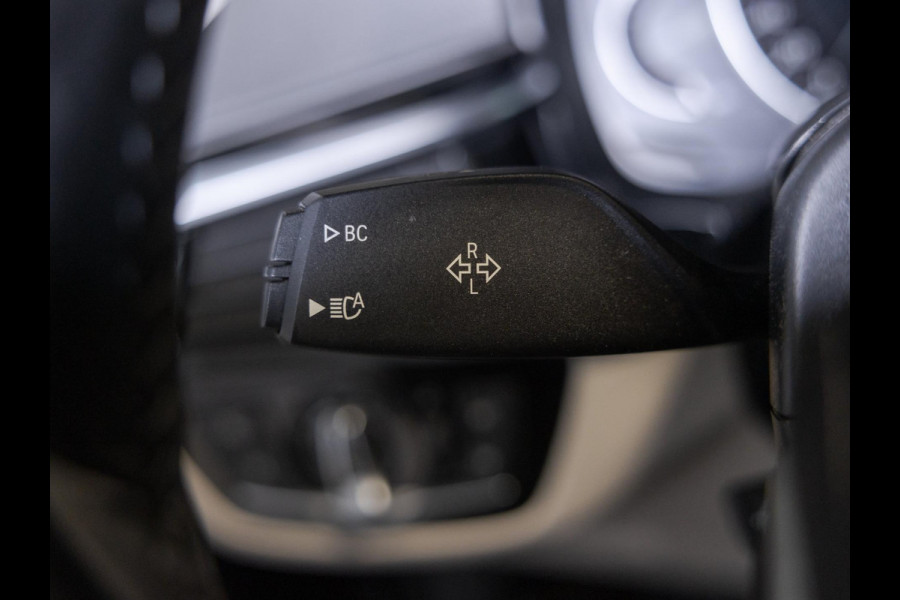 BMW 5 Serie 540i High Executive / 340pk / Leder / Achteruitrijcamera / Led