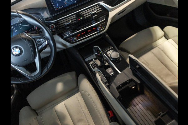 BMW 5 Serie 540i High Executive / 340pk / Leder / Achteruitrijcamera / Led
