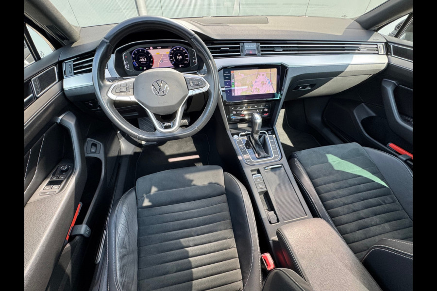Volkswagen Passat Variant 1.5 TSI * R-Line * Pano dak * Trekhaak * Digi teller * AppleCarPlay *